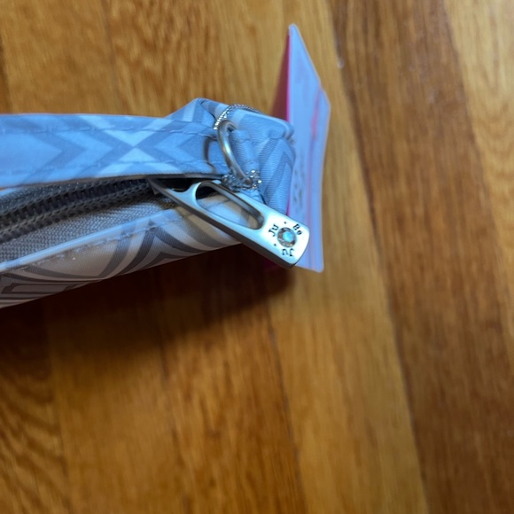 NWT Ju - Ju - Be BeQuick Smart Bag in Silver Ice Missing larger strap - Picture 4 of 8